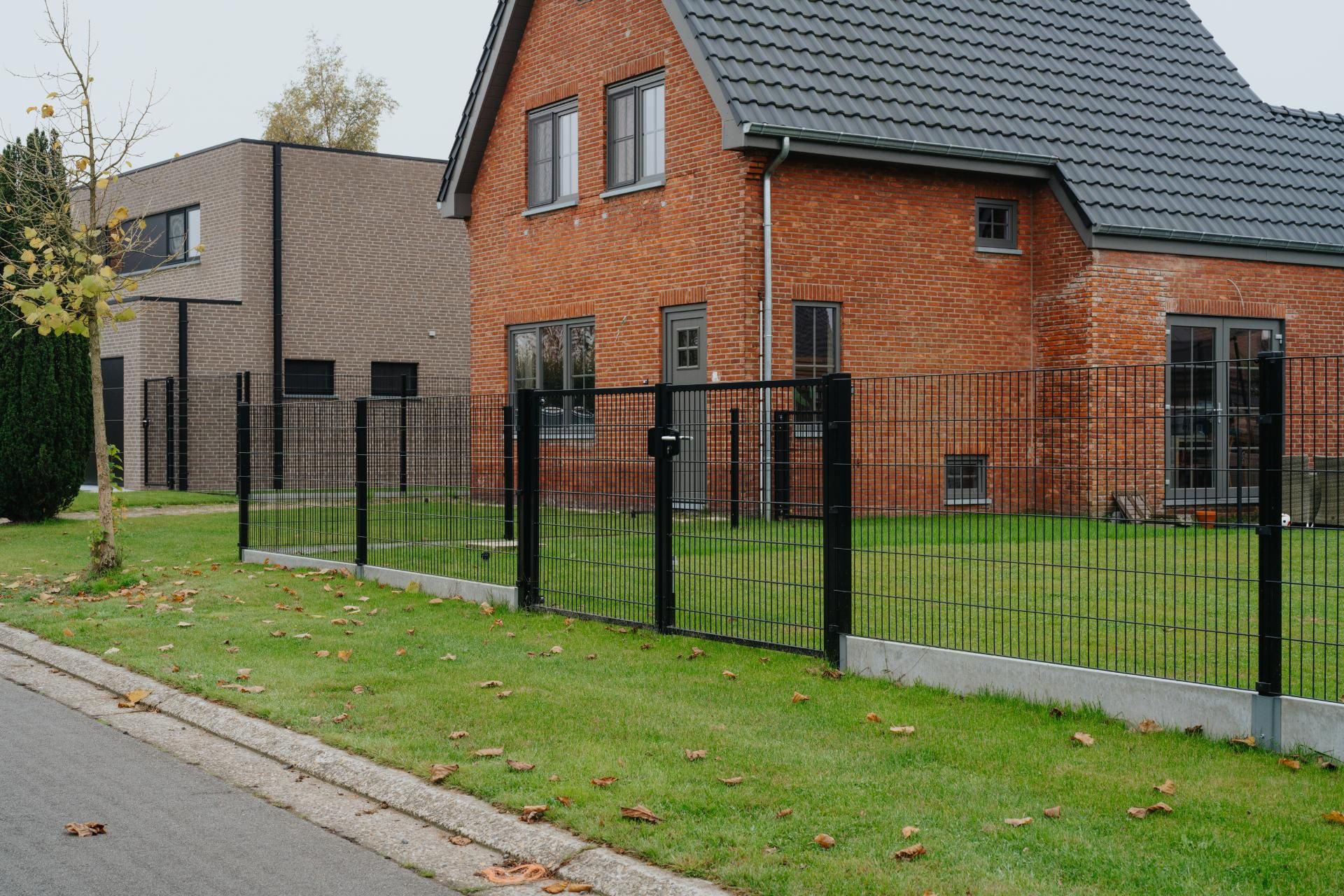 Draadpanelen combineren met een poort faassen hekwerken realiseert het graag voor jou