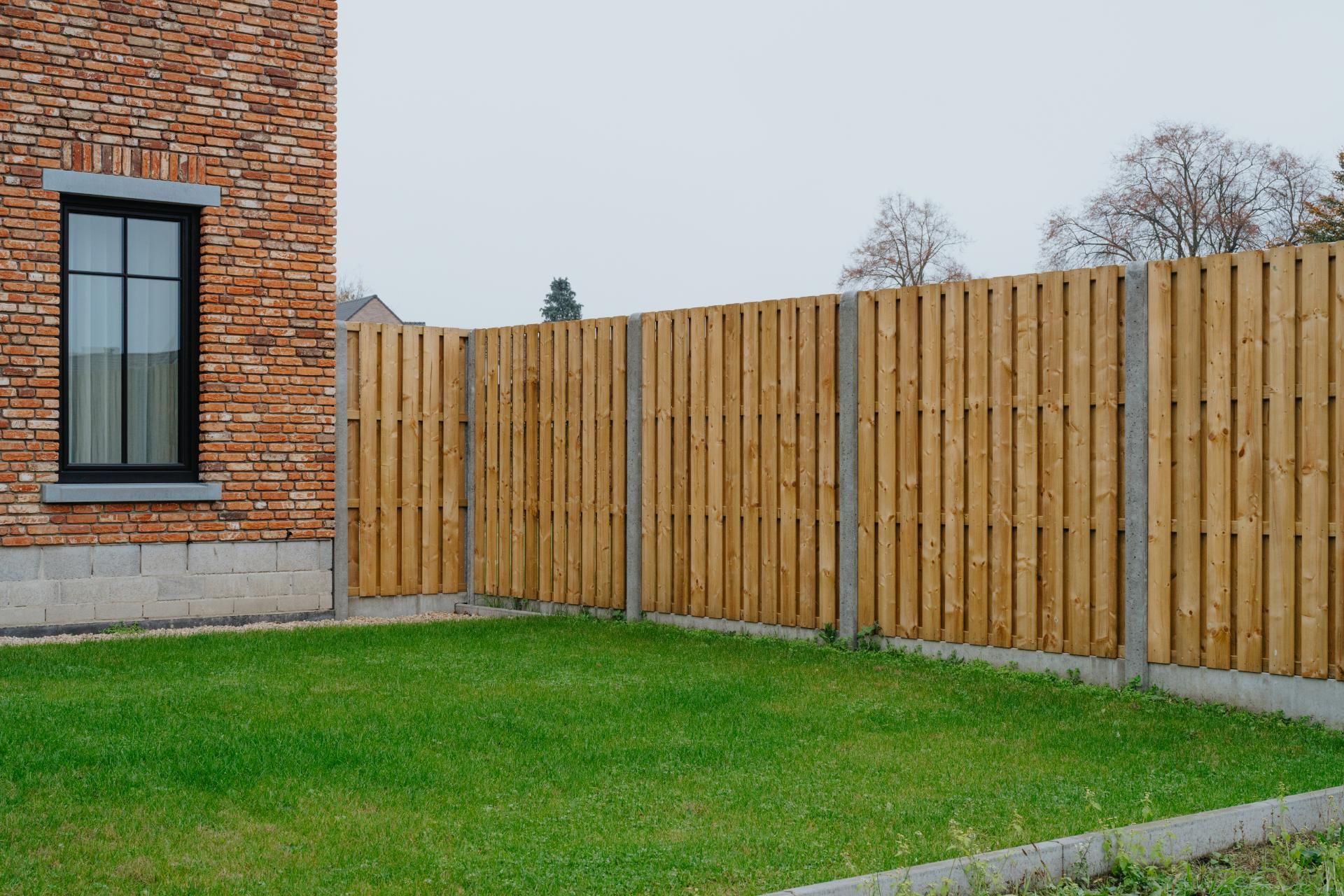 Faassen hekwerken levert en plaatst hoogwaardige schuttingen