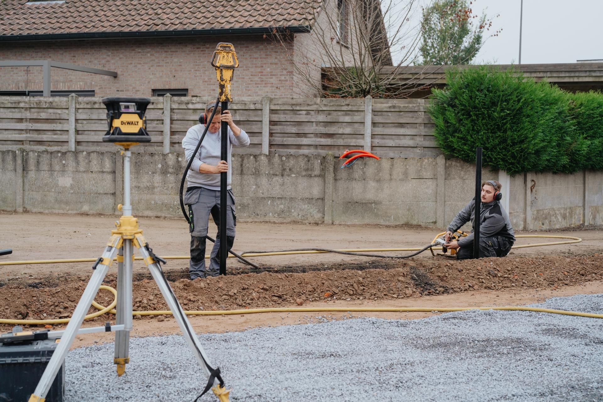 Faassen hekwerken meet alles nauwkeurig op om jouw schutting vakkundig en professioneel te plaatsen